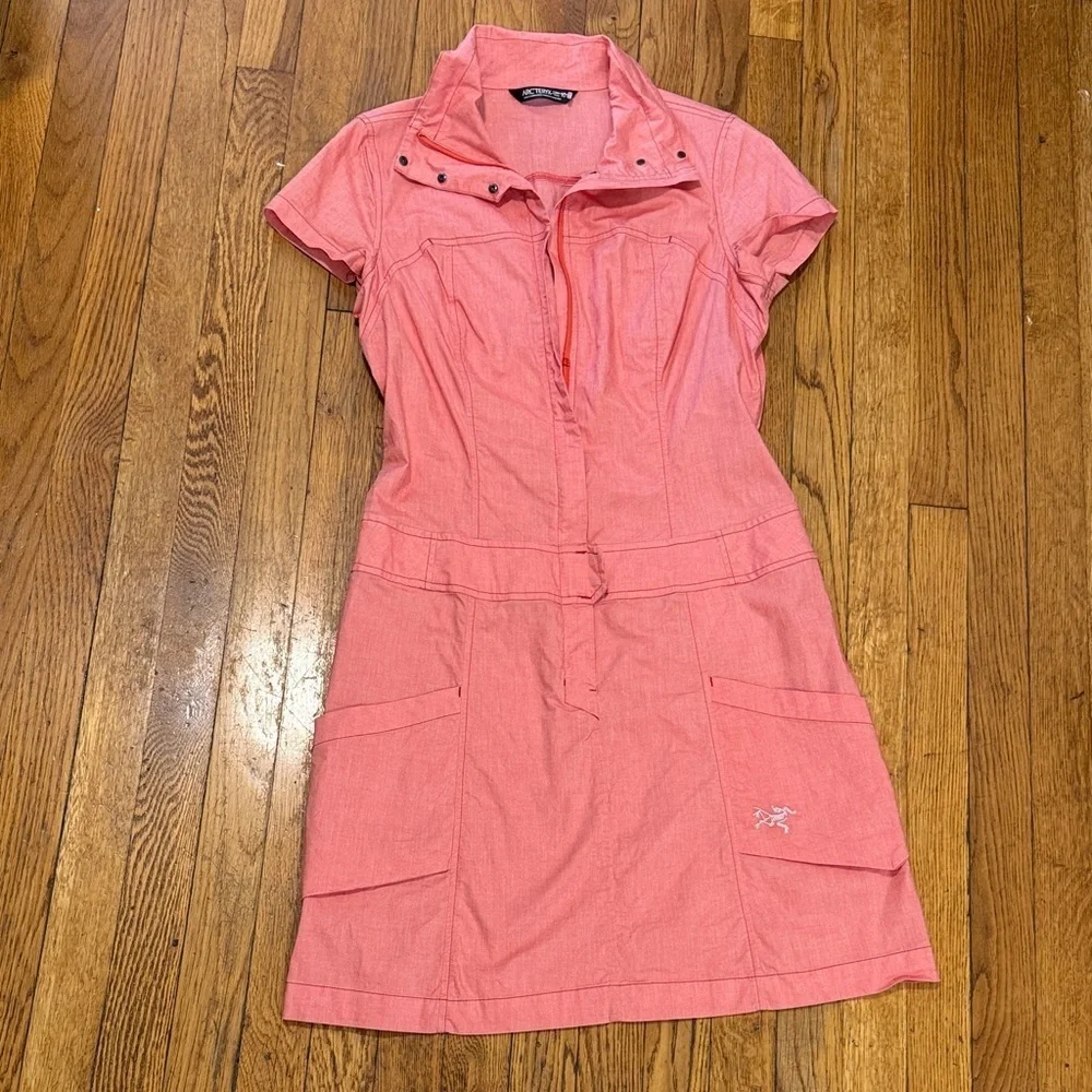 Arcteryx Blasa mock neck short sleeve zip dress in nectar Pink Size 10